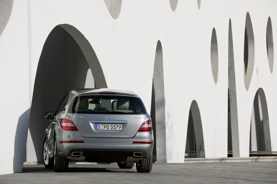  Mercedes-Benz R-Class 2011 года  (фото 39 из 186)